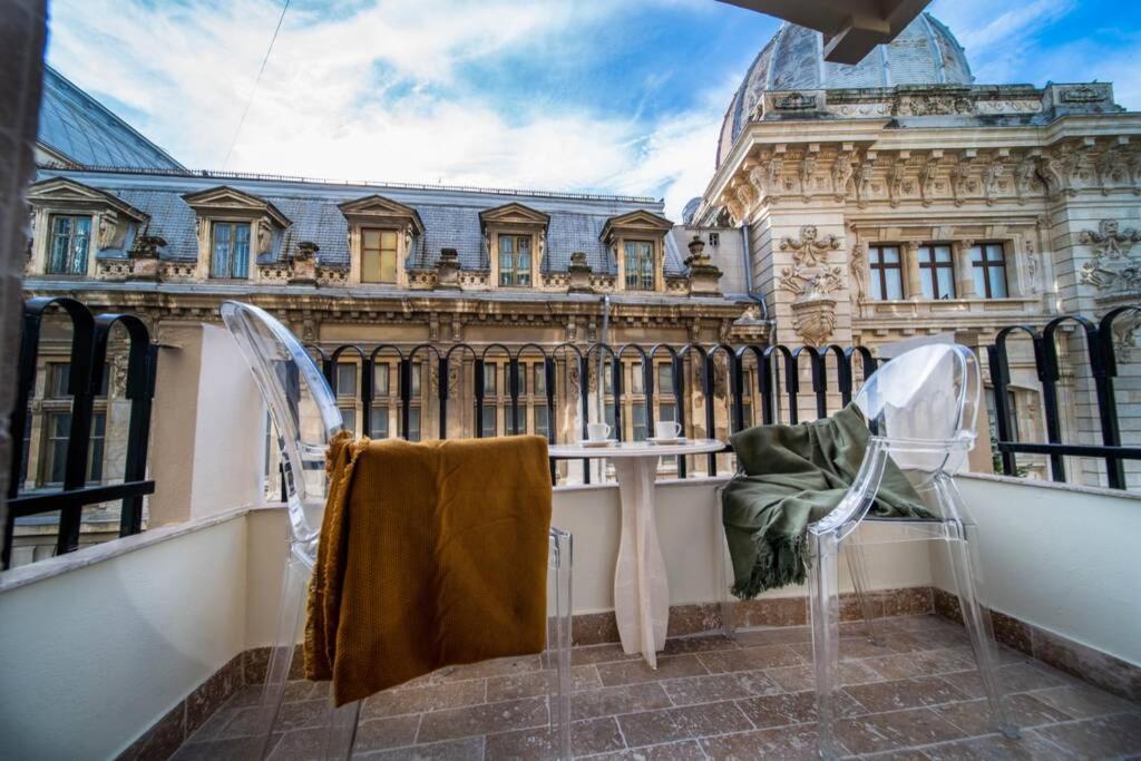 History Museum Apartment Bukarest Exteriör bild