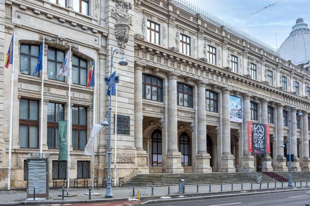 History Museum Apartment Bukarest Exteriör bild
